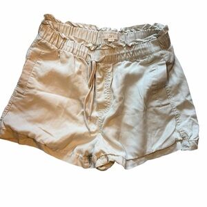 LOFT Women’s Tan Cargo Shorts – Size M